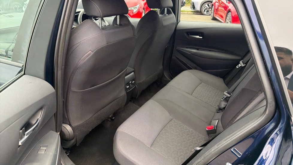 Toyota Corolla 1.8 VVT-i Hybrid Icon 5dr CVT Hybrid Estate - Image 15