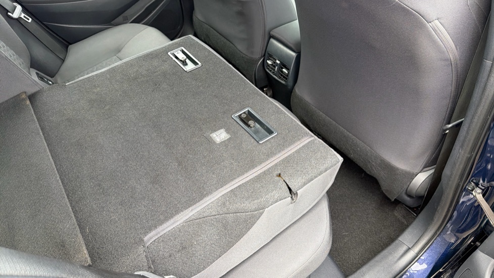Toyota Corolla 1.8 VVT-i Hybrid Icon 5dr CVT Hybrid Estate - Image 18