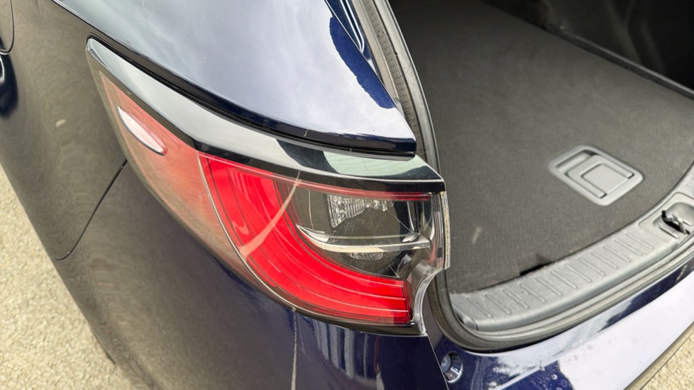 Toyota Corolla 1.8 VVT-i Hybrid Icon 5dr CVT Hybrid Estate - Image 21