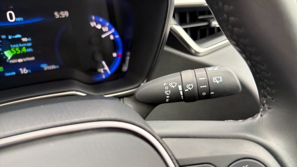 Toyota Corolla 1.8 VVT-i Hybrid Icon 5dr CVT Hybrid Estate - Image 34