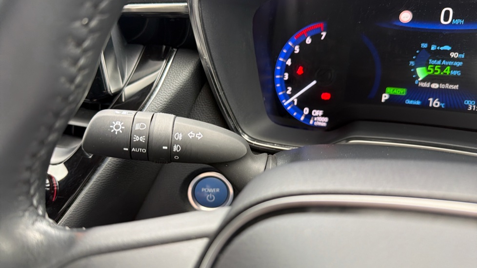 Toyota Corolla 1.8 VVT-i Hybrid Icon 5dr CVT Hybrid Estate - Image 35