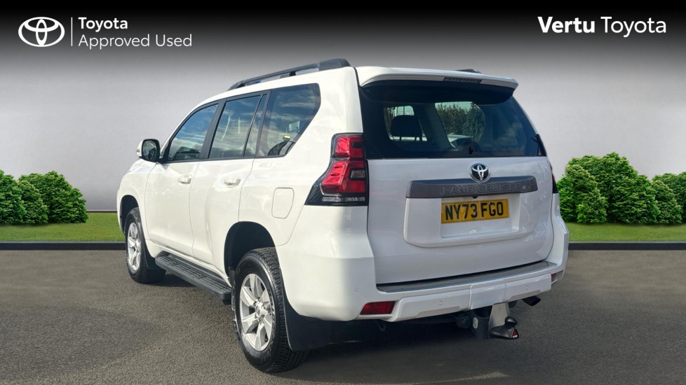 Toyota Land Cruiser 2.8 D-4D 204 Active 5dr Auto 7 Seats Diesel Station Wagon - Image 4