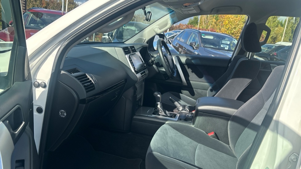 Toyota Land Cruiser 2.8 D-4D 204 Active 5dr Auto 7 Seats Diesel Station Wagon - Image 5