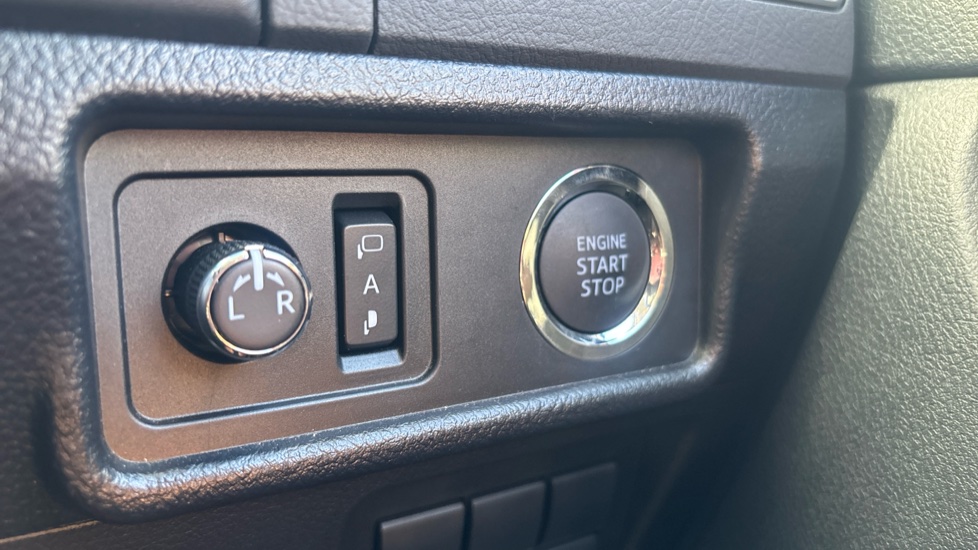 Toyota Land Cruiser 2.8 D-4D 204 Active 5dr Auto 7 Seats Diesel Station Wagon - Image 16