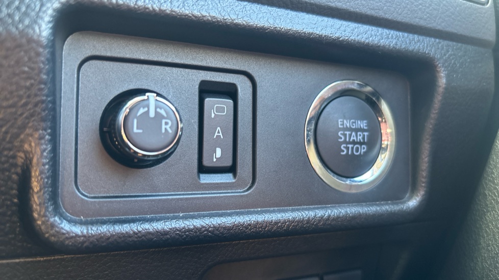 Toyota Land Cruiser 2.8 D-4D 204 Active 5dr Auto 7 Seats Diesel Station Wagon - Image 41