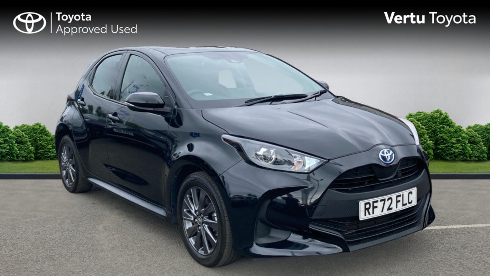 Toyota Yaris 1.5 Hybrid Icon 5dr CVT Hybrid Hatchback - Image 1