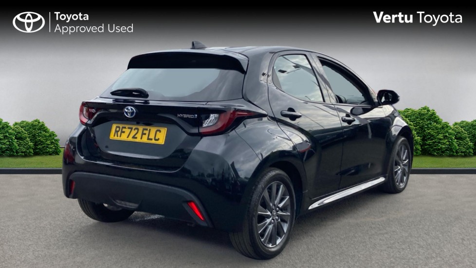 Toyota Yaris 1.5 Hybrid Icon 5dr CVT Hybrid Hatchback - Image 2