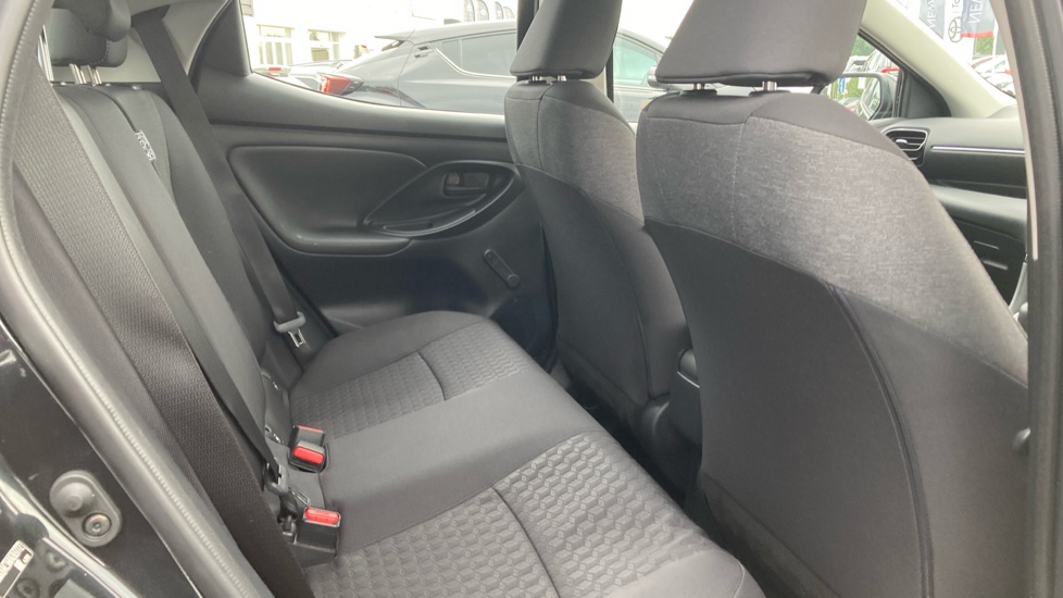 Toyota Yaris 1.5 Hybrid Icon 5dr CVT Hybrid Hatchback - Image 8