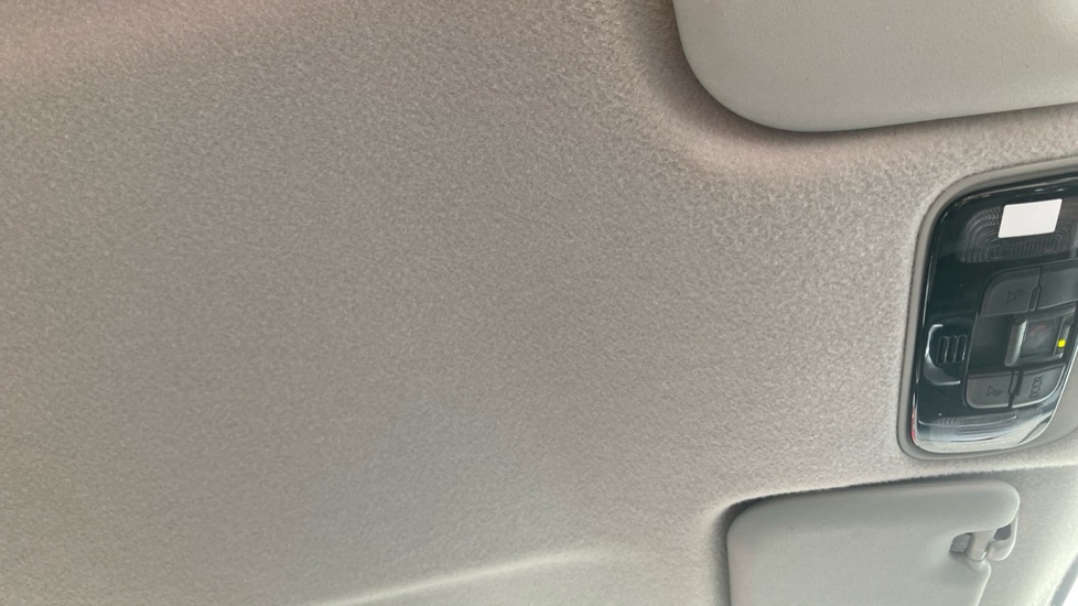 Toyota Yaris 1.5 Hybrid Icon 5dr CVT Hybrid Hatchback - Image 19