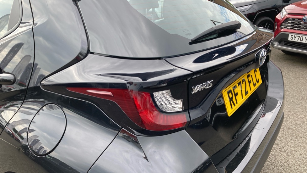 Toyota Yaris 1.5 Hybrid Icon 5dr CVT Hybrid Hatchback - Image 21
