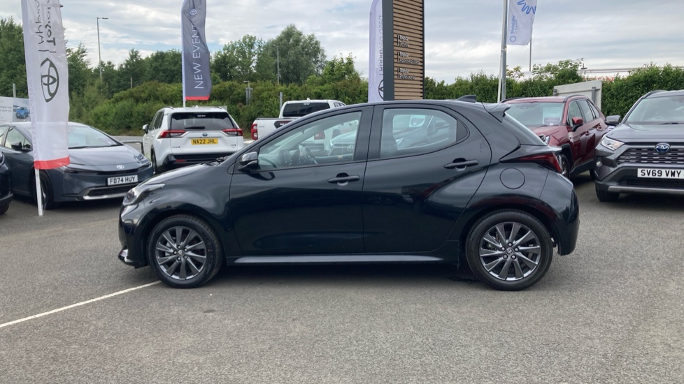Toyota Yaris 1.5 Hybrid Icon 5dr CVT Hybrid Hatchback - Image 24