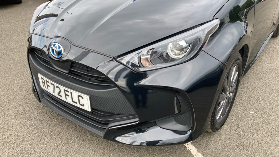 Toyota Yaris 1.5 Hybrid Icon 5dr CVT Hybrid Hatchback - Image 32