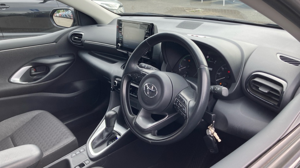 Toyota Yaris 1.5 Hybrid Icon 5dr CVT Hybrid Hatchback - Image 37