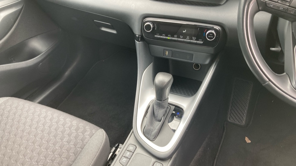 Toyota Yaris 1.5 Hybrid Icon 5dr CVT Hybrid Hatchback - Image 38