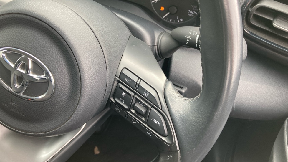 Toyota Yaris 1.5 Hybrid Icon 5dr CVT Hybrid Hatchback - Image 42