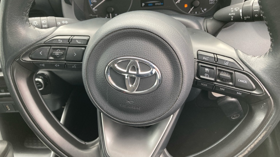 Toyota Yaris 1.5 Hybrid Icon 5dr CVT Hybrid Hatchback - Image 43
