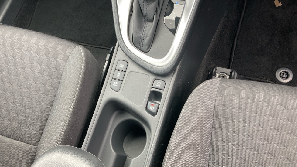 Toyota Yaris 1.5 Hybrid Icon 5dr CVT Hybrid Hatchback - Image 44