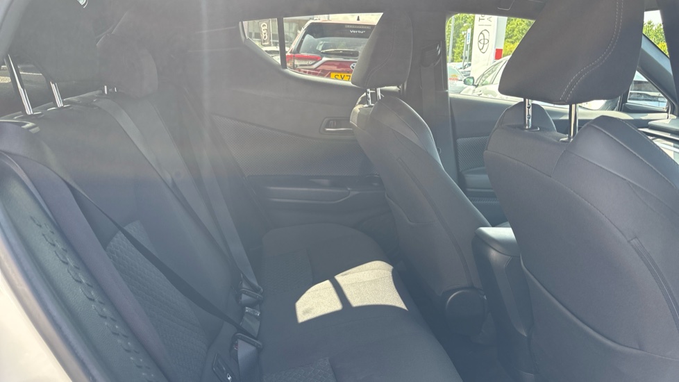 Toyota C-HR 1.8 Hybrid Design 5dr CVT Hybrid Hatchback - Image 8