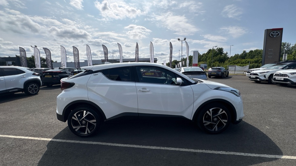Toyota C-HR 1.8 Hybrid Design 5dr CVT Hybrid Hatchback - Image 23