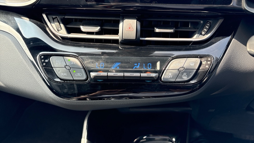 Toyota C-HR 1.8 Hybrid Design 5dr CVT Hybrid Hatchback - Image 36
