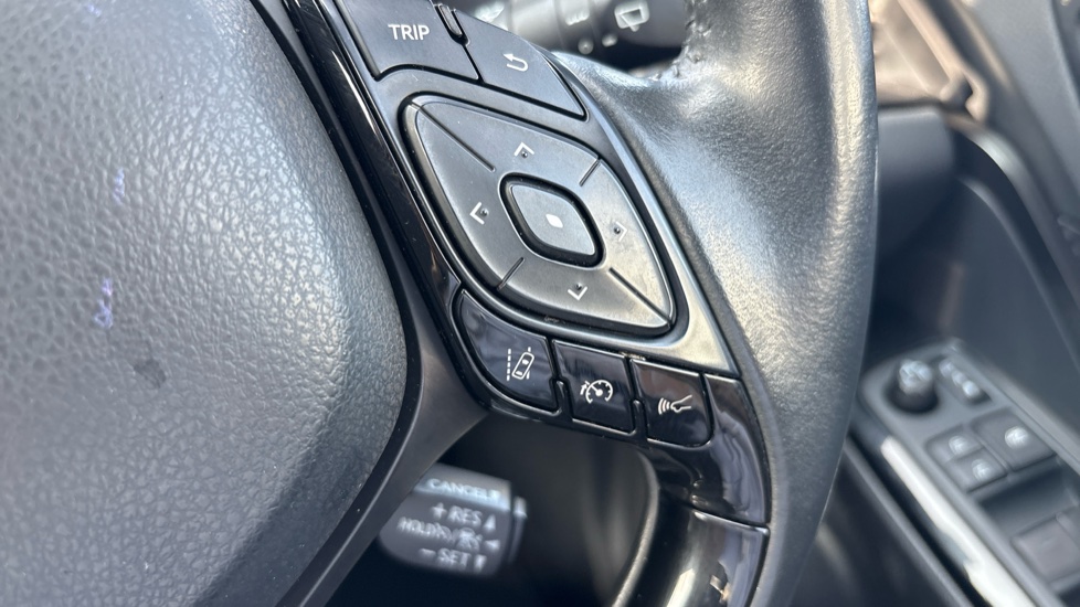 Toyota C-HR 1.8 Hybrid Design 5dr CVT Hybrid Hatchback - Image 44
