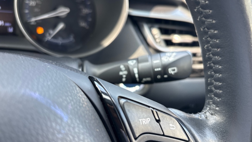 Toyota C-HR 1.8 Hybrid Design 5dr CVT Hybrid Hatchback - Image 45