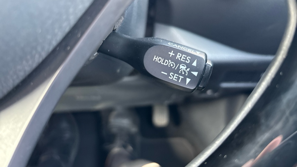 Toyota C-HR 1.8 Hybrid Design 5dr CVT Hybrid Hatchback - Image 46