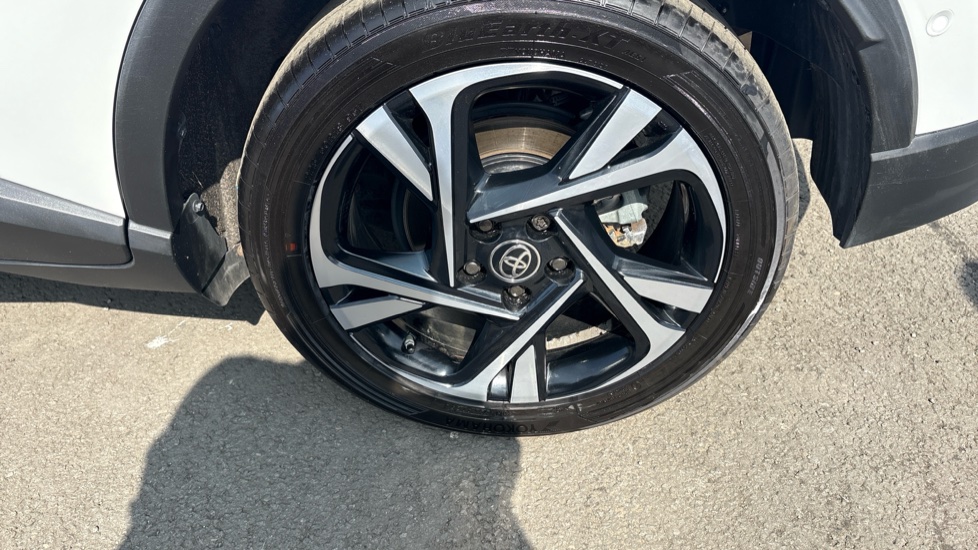 Toyota C-HR 1.8 Hybrid Design 5dr CVT Hybrid Hatchback - Image 53