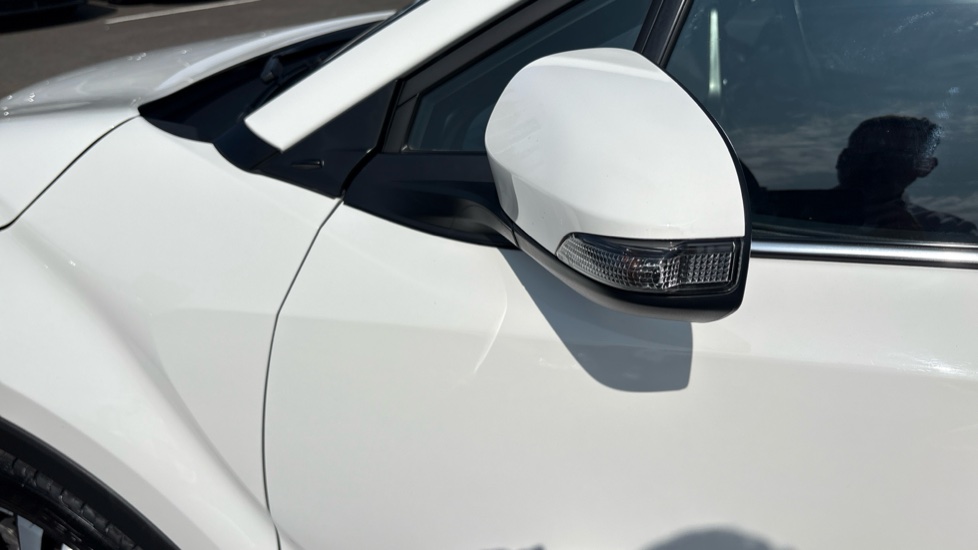 Toyota C-HR 1.8 Hybrid Design 5dr CVT Hybrid Hatchback - Image 54