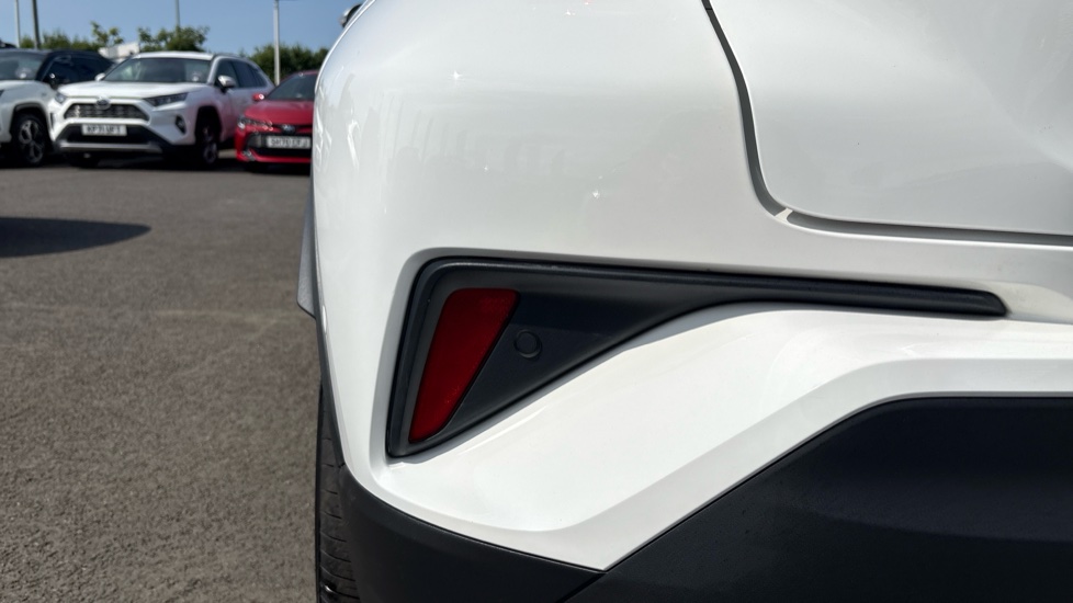Toyota C-HR 1.8 Hybrid Design 5dr CVT Hybrid Hatchback - Image 56