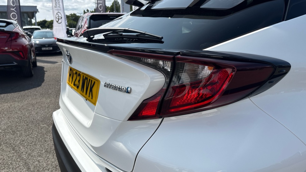 Toyota C-HR 1.8 Hybrid Design 5dr CVT Hybrid Hatchback - Image 57