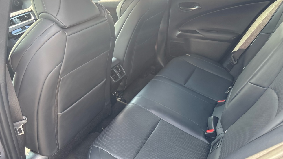 Lexus UX 250h 2.0 F-Sport 5dr CVT [Nav] Hybrid Hatchback - Image 8