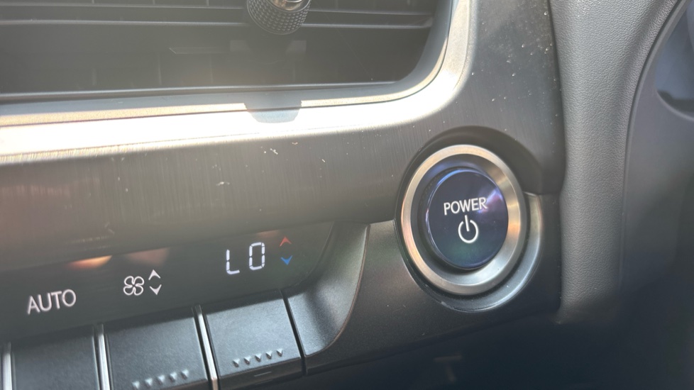Lexus UX 250h 2.0 F-Sport 5dr CVT [Nav] Hybrid Hatchback - Image 16