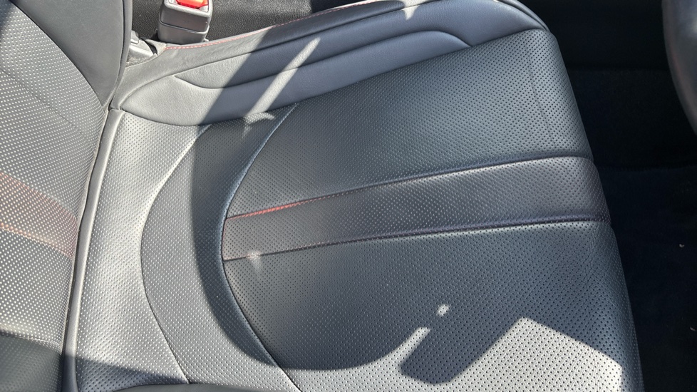 Lexus UX 250h 2.0 F-Sport 5dr CVT [Nav] Hybrid Hatchback - Image 17