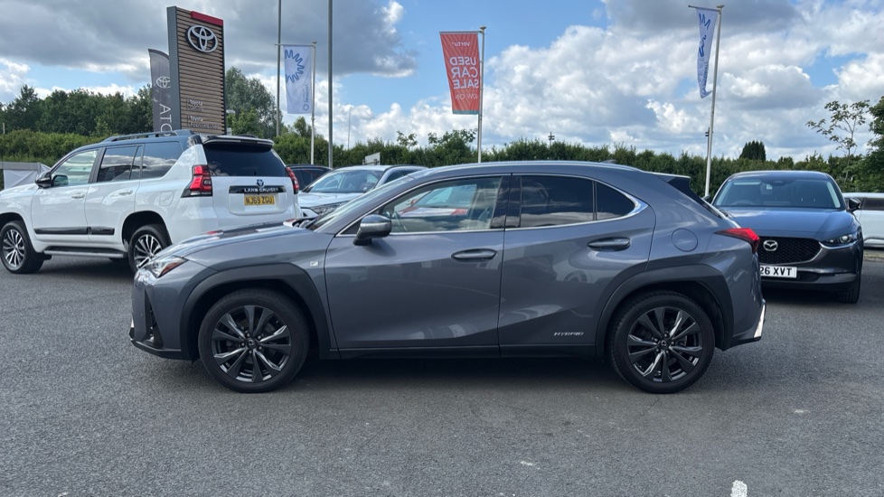 Lexus UX 250h 2.0 F-Sport 5dr CVT [Nav] Hybrid Hatchback - Image 24