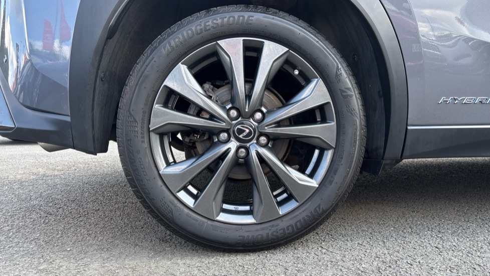 Lexus UX 250h 2.0 F-Sport 5dr CVT [Nav] Hybrid Hatchback - Image 25