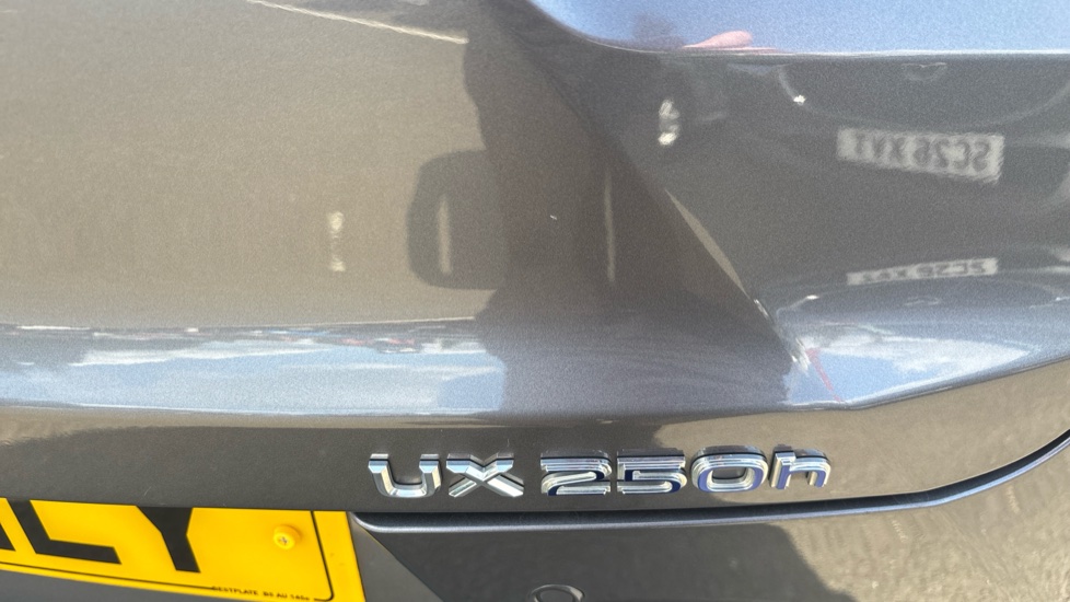 Lexus UX 250h 2.0 F-Sport 5dr CVT [Nav] Hybrid Hatchback - Image 30