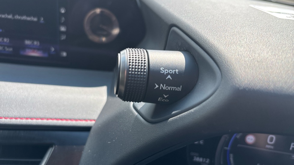 Lexus UX 250h 2.0 F-Sport 5dr CVT [Nav] Hybrid Hatchback - Image 46