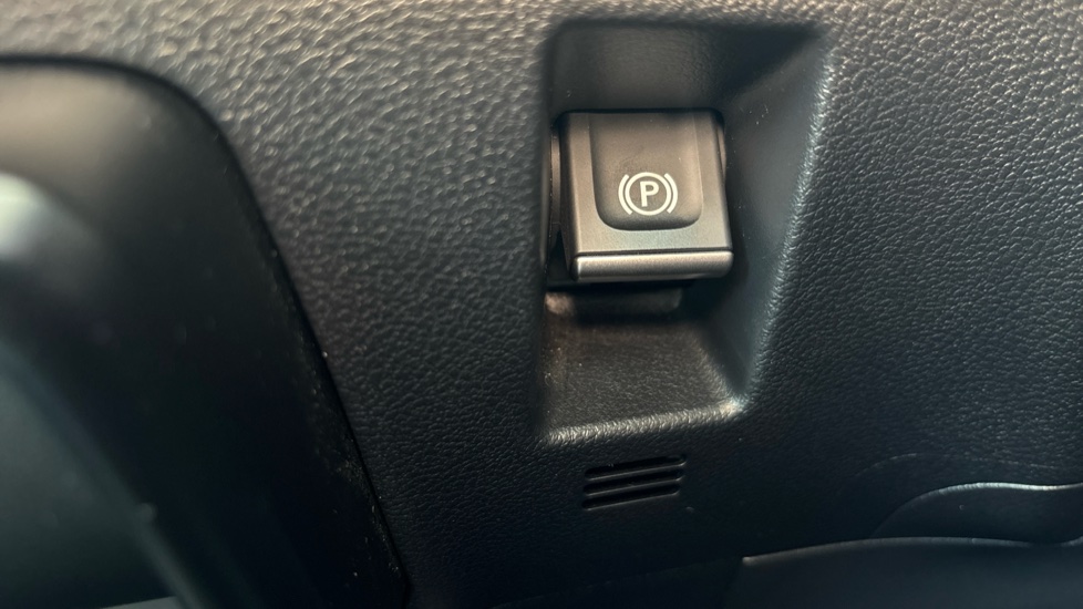 Lexus UX 250h 2.0 F-Sport 5dr CVT [Nav] Hybrid Hatchback - Image 50