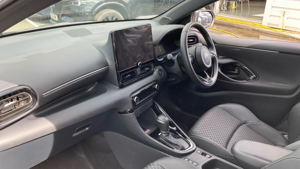 Toyota Yaris 1.5 Hybrid 130 Excel 5dr CVT Hybrid Hatchback - Image 5