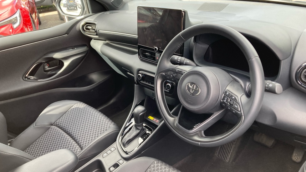 Toyota Yaris 1.5 Hybrid 130 Excel 5dr CVT Hybrid Hatchback - Image 12