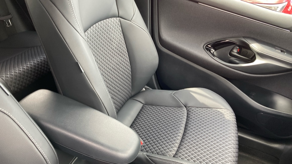 Toyota Yaris 1.5 Hybrid 130 Excel 5dr CVT Hybrid Hatchback - Image 14