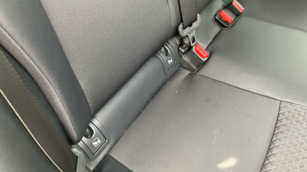 Toyota Yaris 1.5 Hybrid 130 Excel 5dr CVT Hybrid Hatchback - Image 17