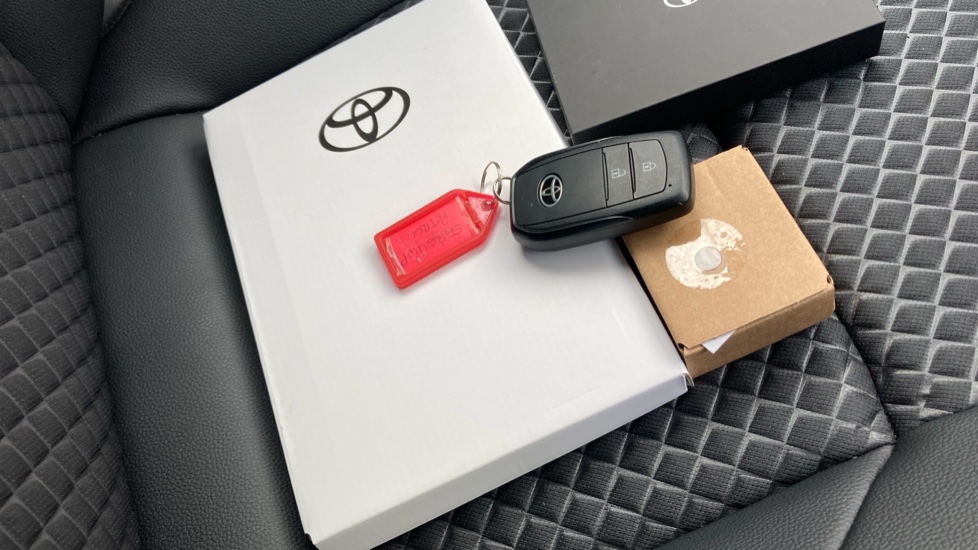 Toyota Yaris 1.5 Hybrid 130 Excel 5dr CVT Hybrid Hatchback - Image 28