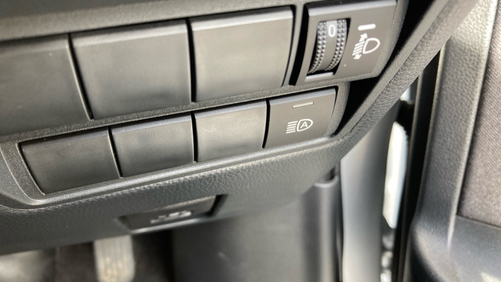 Toyota Yaris 1.5 Hybrid 130 Excel 5dr CVT Hybrid Hatchback - Image 43