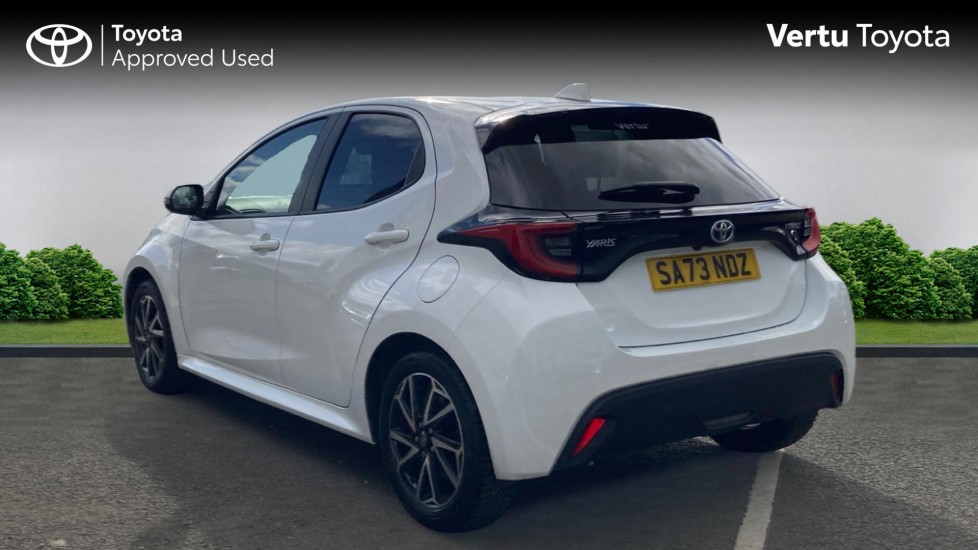 Toyota Yaris 1.5 Hybrid Design 5dr CVT Hybrid Hatchback - Image 4