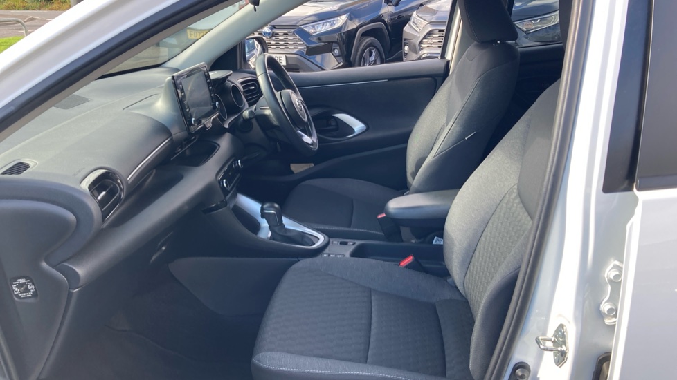 Toyota Yaris 1.5 Hybrid Design 5dr CVT Hybrid Hatchback - Image 5