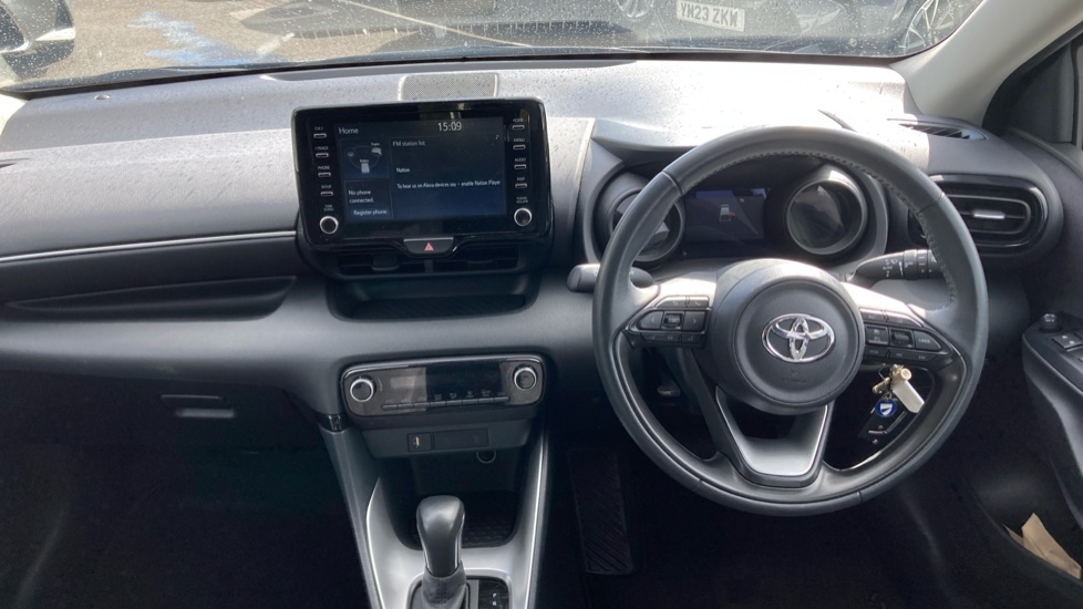 Toyota Yaris 1.5 Hybrid Design 5dr CVT Hybrid Hatchback - Image 6