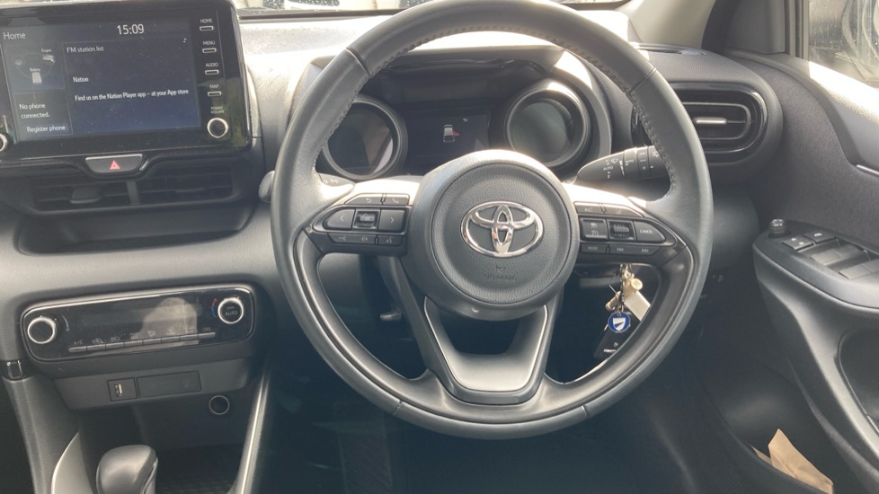 Toyota Yaris 1.5 Hybrid Design 5dr CVT Hybrid Hatchback - Image 7