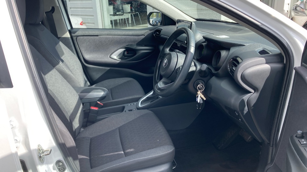 Toyota Yaris 1.5 Hybrid Design 5dr CVT Hybrid Hatchback - Image 12